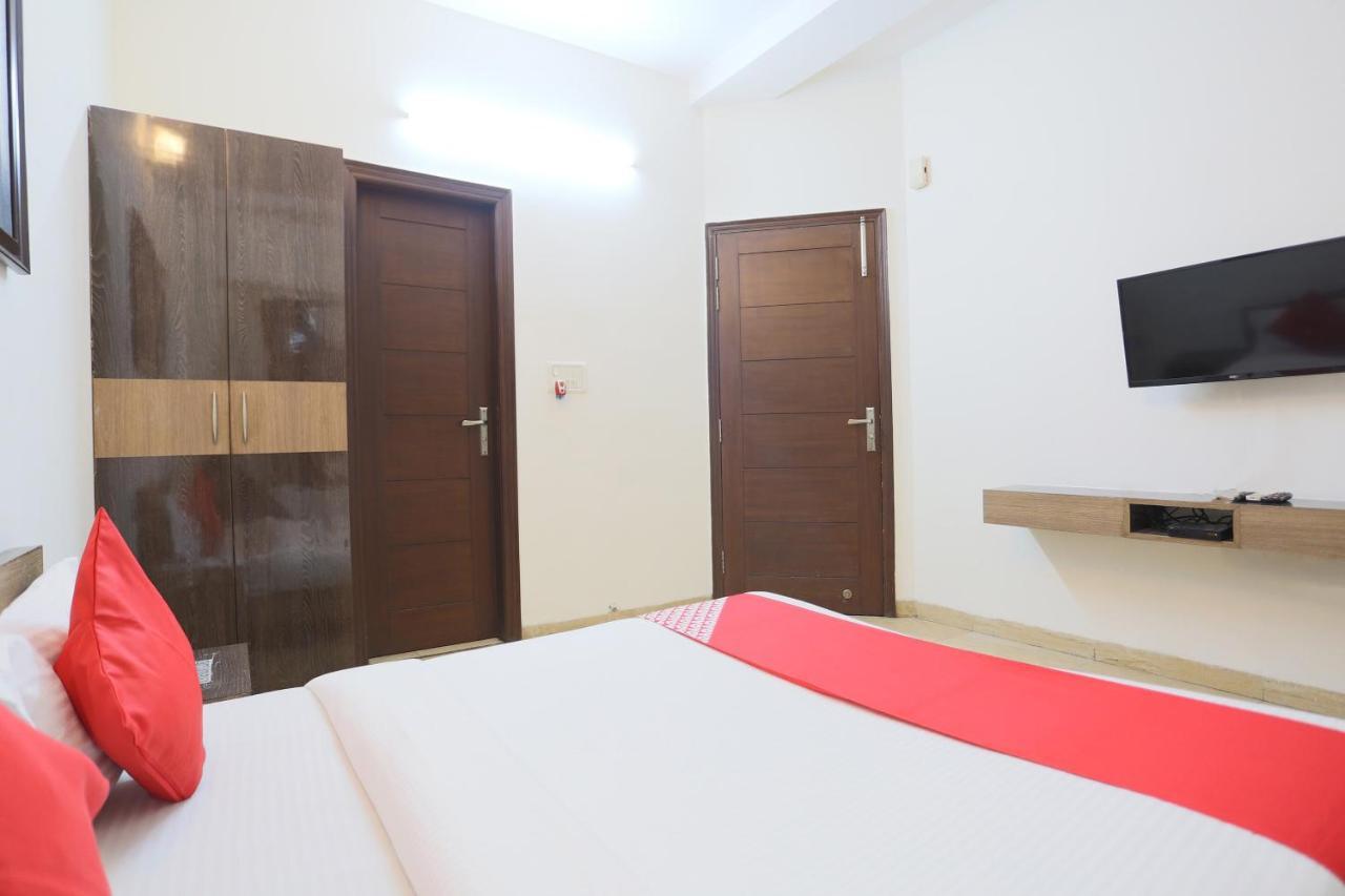 Oyo 60966 Balaji Upvan Hotel Kasandra Phòng bức ảnh