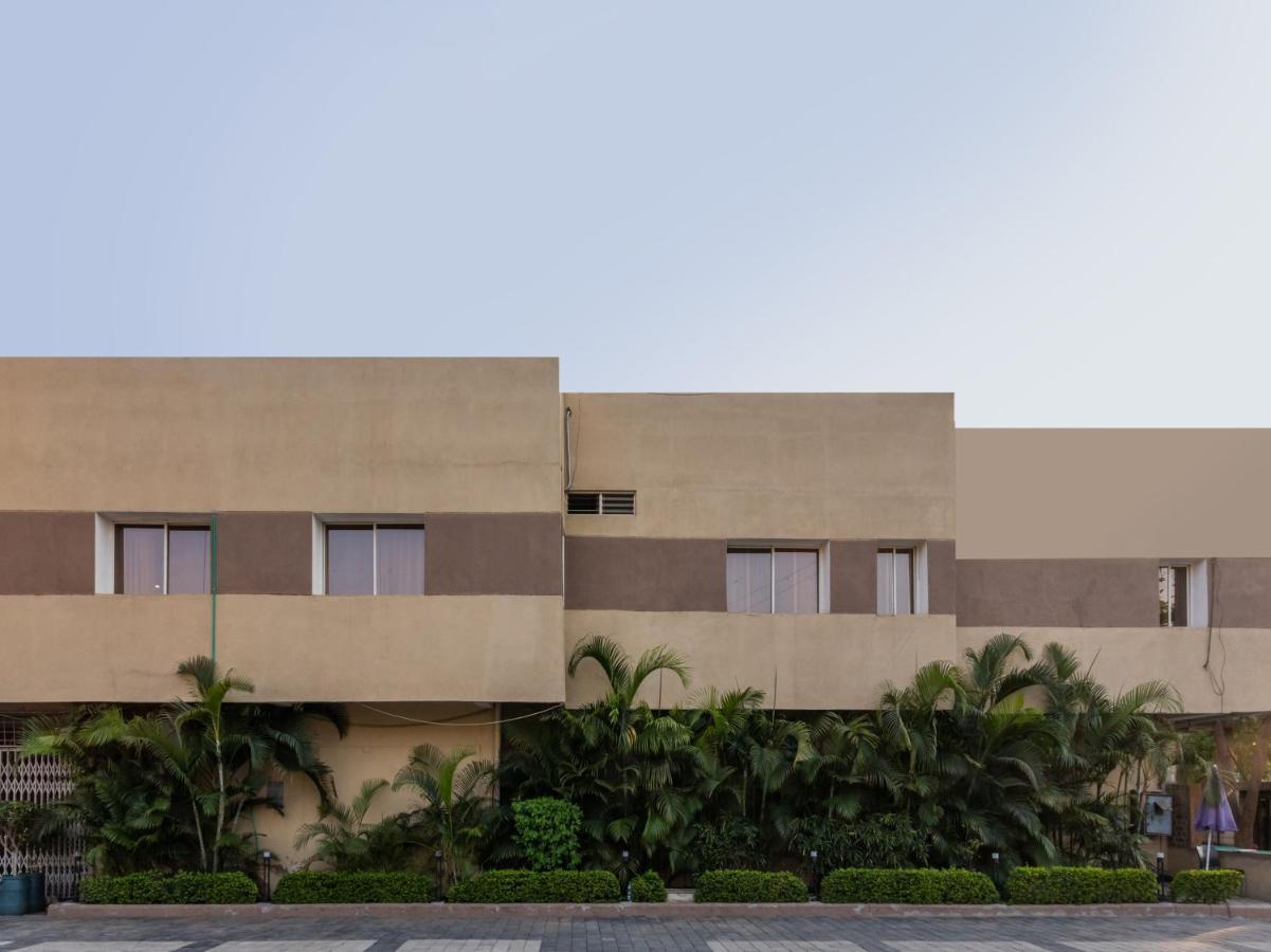 Oyo 60966 Balaji Upvan Hotel Kasandra Ngoại thất bức ảnh